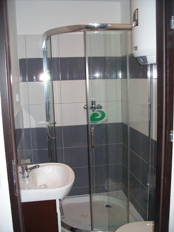Pokoje Typu Studio Sosnowiec Ruang foto
