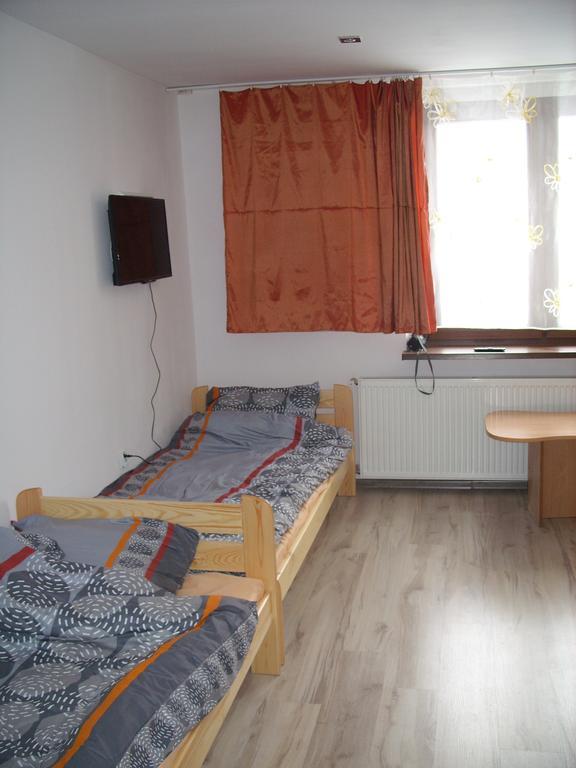 Pokoje Typu Studio Sosnowiec Hostel Ruang foto